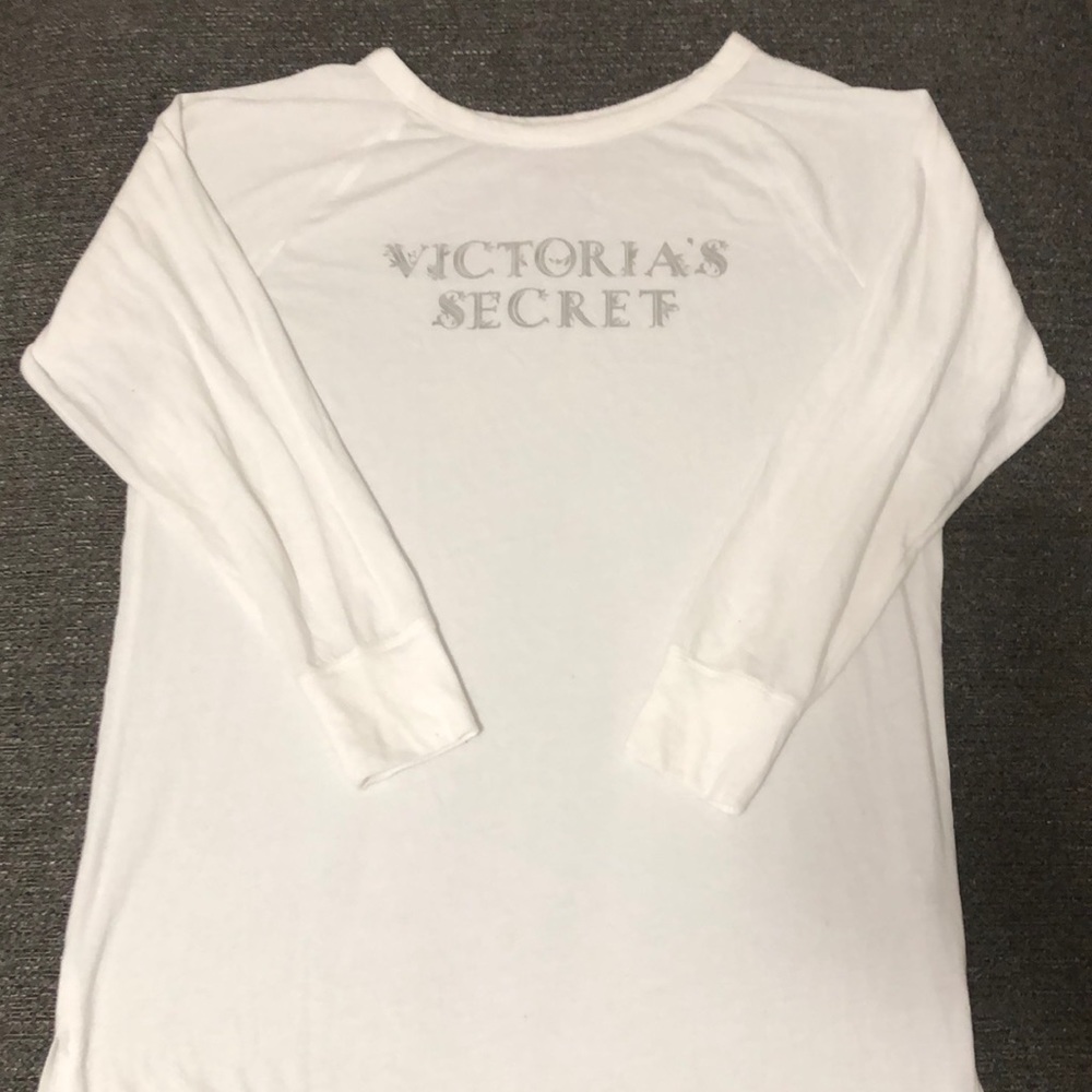 It’s a long shirt can be worn as a nightgown. Brand new!